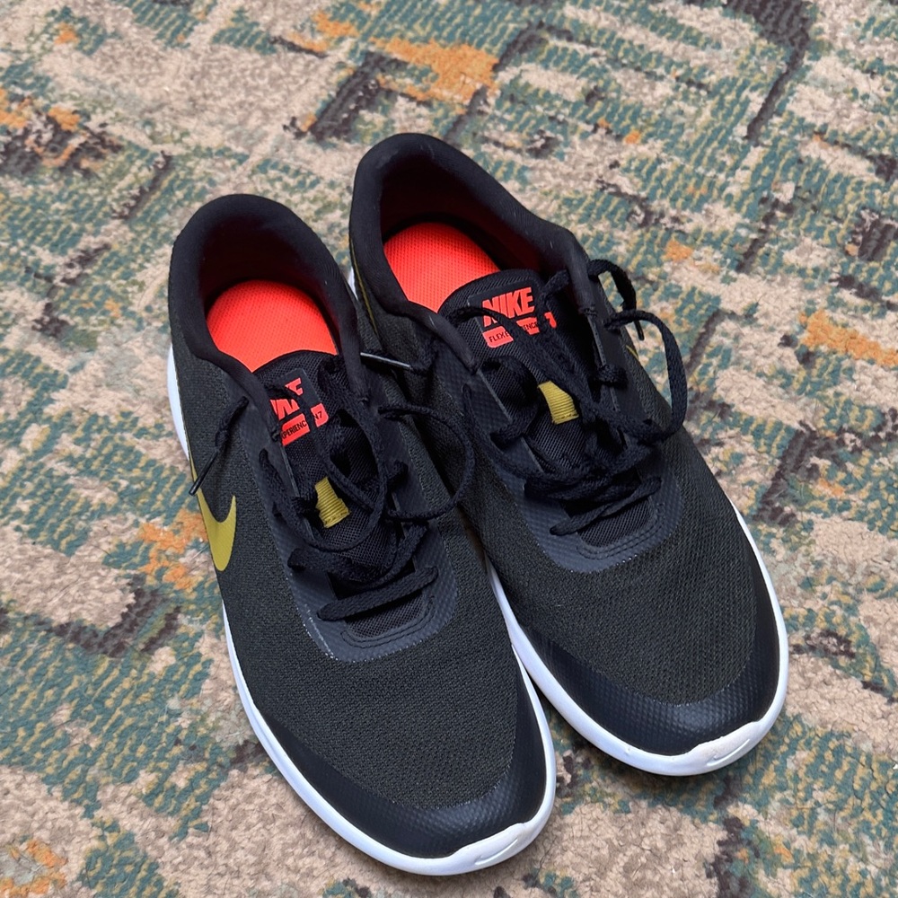 Nike Flex sneakers